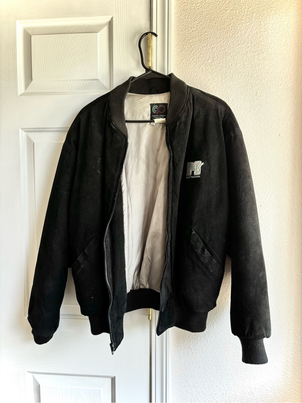 Vintage MTV Black Bomber Jacket - Classic Casual Outerwear S